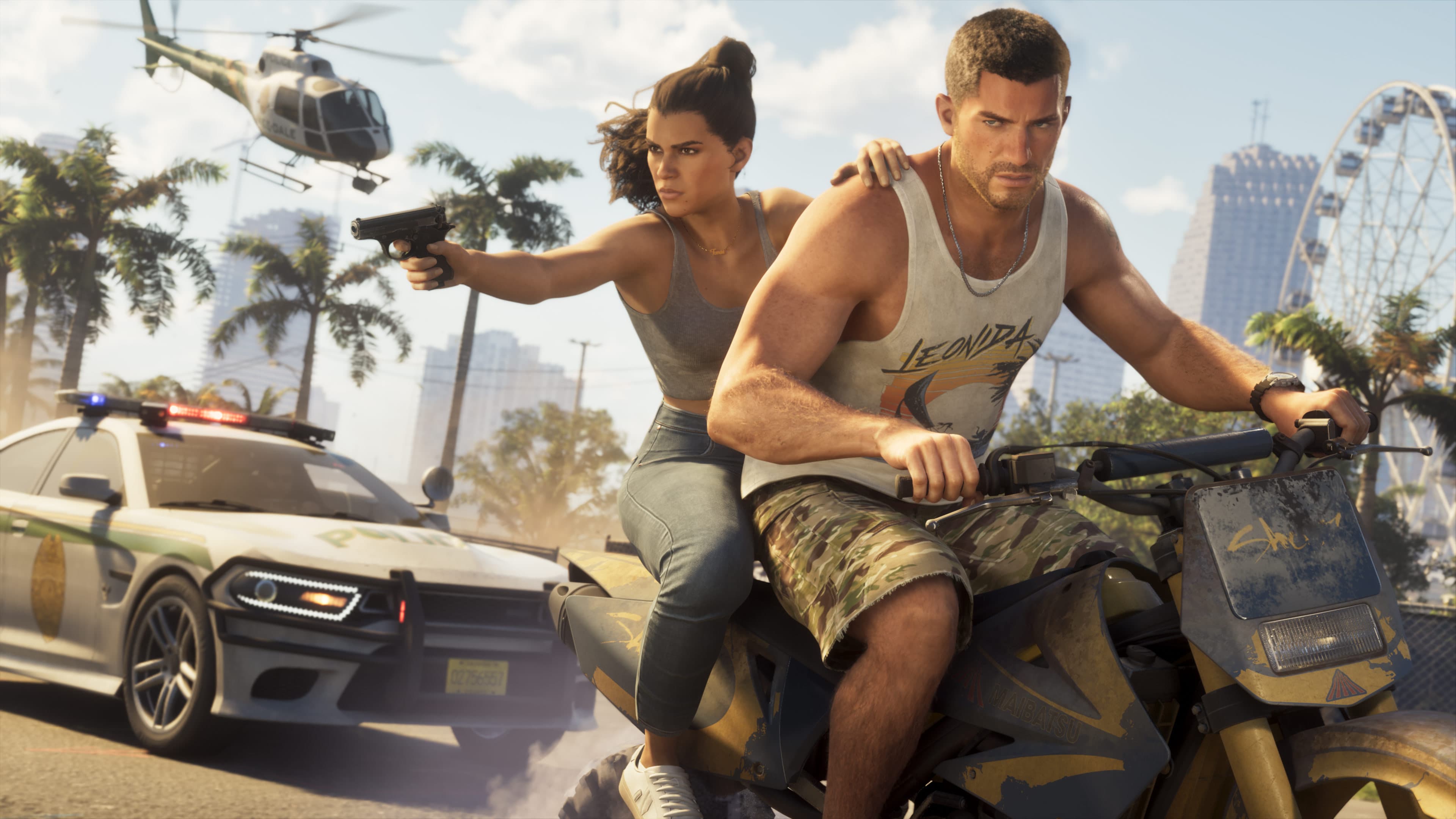 Jason e Lucia fogem da polícia de moto, armas em punho, em captura de tela oficial de GTA VI usada como ilustração de matéria sobre vendas de consoles